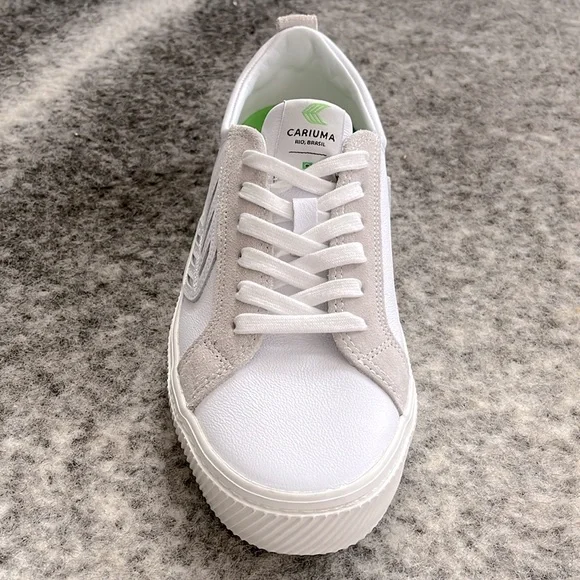 Cariuma Men’s CATIBA Low Off White Leather & Ice Suede Sneaker - Picture 4 of 11